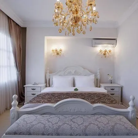 Lavin Suites Hotel